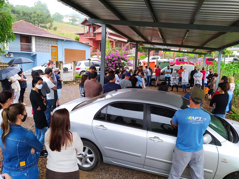 Equipe técnica de saúde e comerciantes discutem prevenção a covid-19