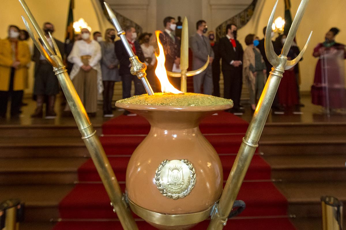 Acendimento da Chama Crioula marca início dos Festejos Farroupilhas