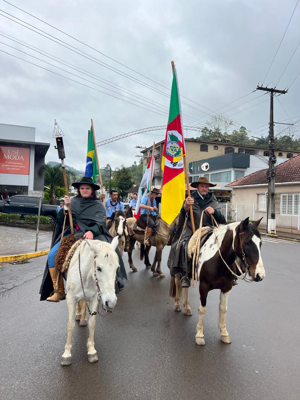 Após dez dias de programação, Progresso encerra a 2ª Semana Farroupilha com tradicional desfile e extinção da Chama Crioula neste domingo
