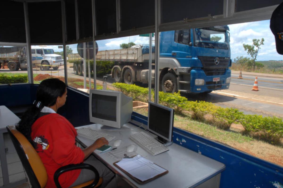 Balanças para controlar excesso de peso na BR-386 a partir de março