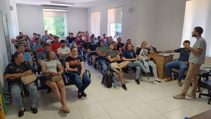 Beneficiários do programa “Terra Forte” recebem orientações técnicas