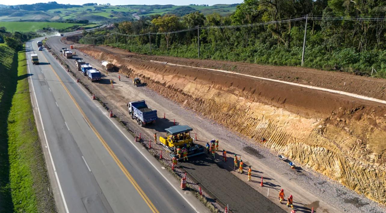 BR-386 recebe pavimento no trecho em duplicação em Soledade.