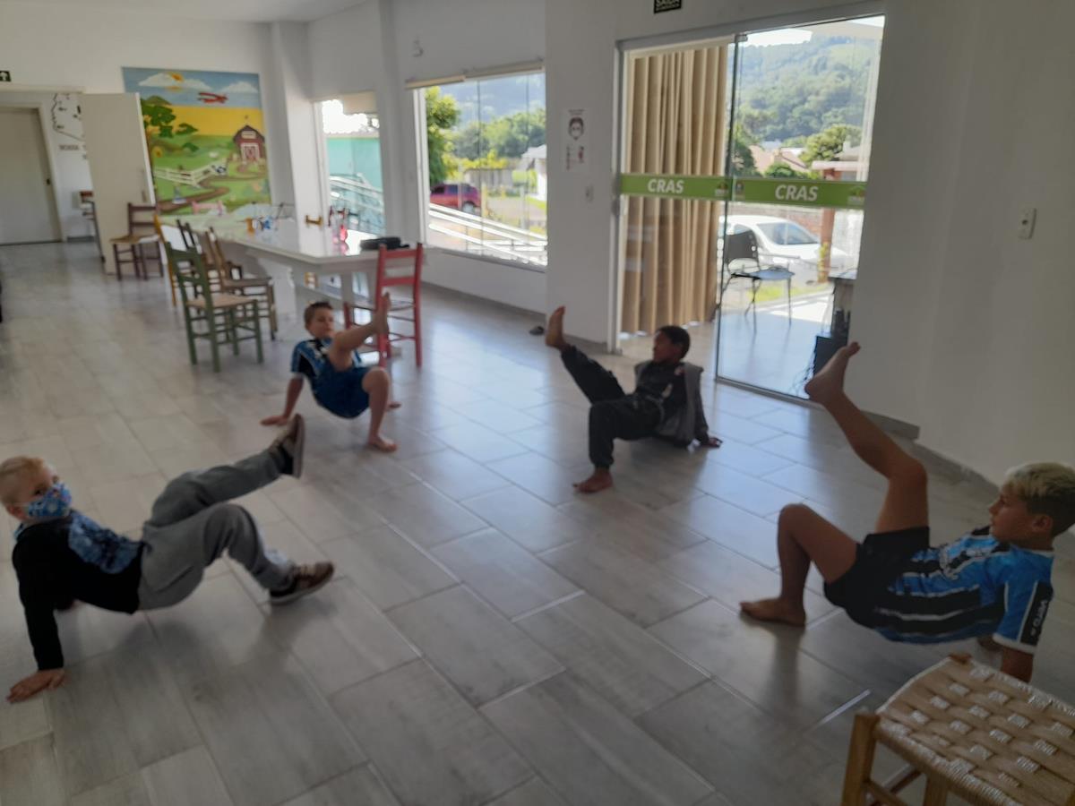 Capoeira no CRAS é mais Educação