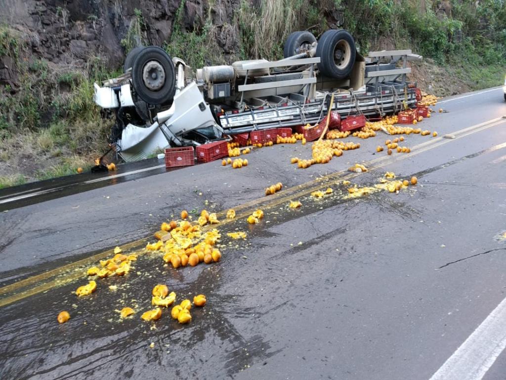 Duas mortes em um acidente de caminhão em Doutor Ricardo