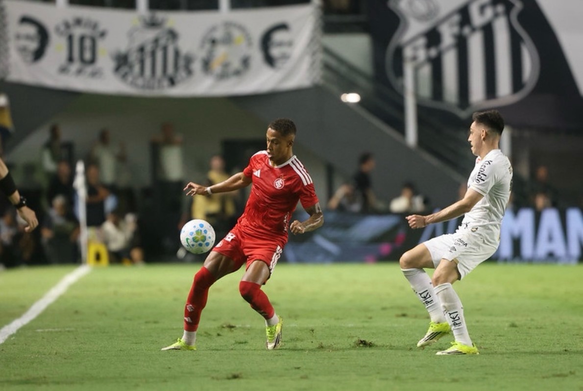 Fora de casa, Inter vence o Santos consegue primeira vitória no Brasileirão