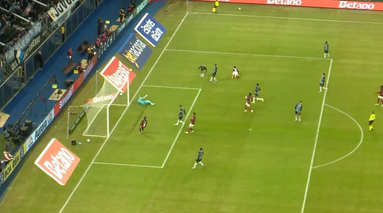 Grêmio perde de 1 a 0 em casa para o Flamengo e entra na zona de rebaixamento 