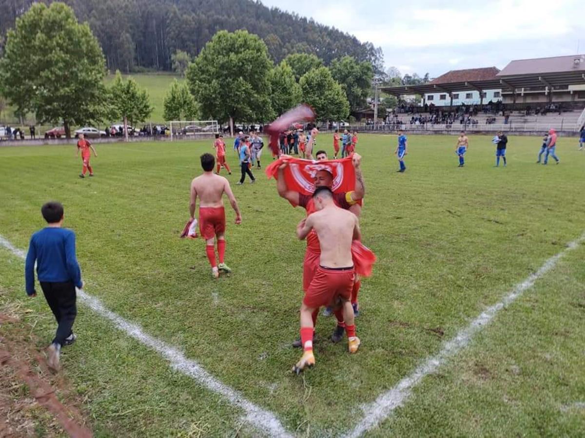 Inter de Campo Branco vence e classifica para a semifinal