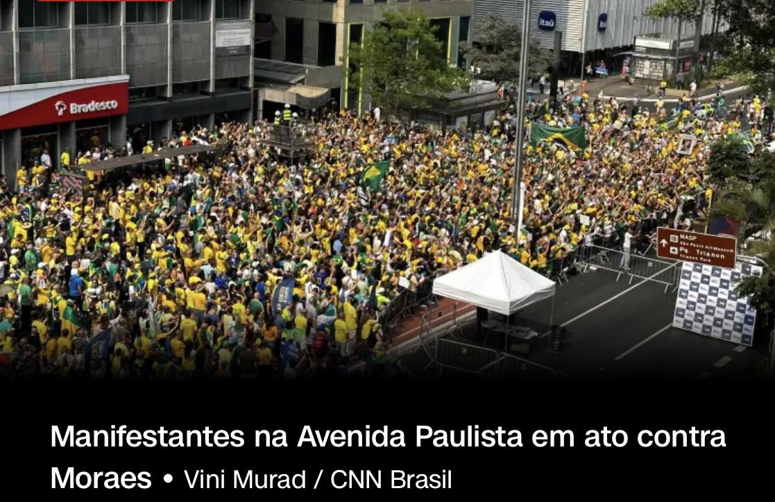 Manifestantes fazem ato contra Moraes na Av. Paulista