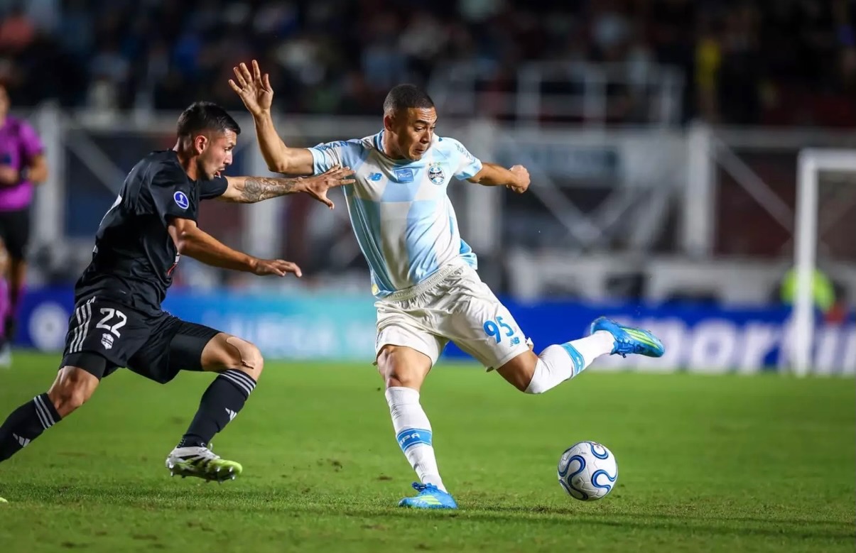 Na Argentina, Grêmio vence o Deportivo Riestra por 3x0 pela Copa Sul-Americana