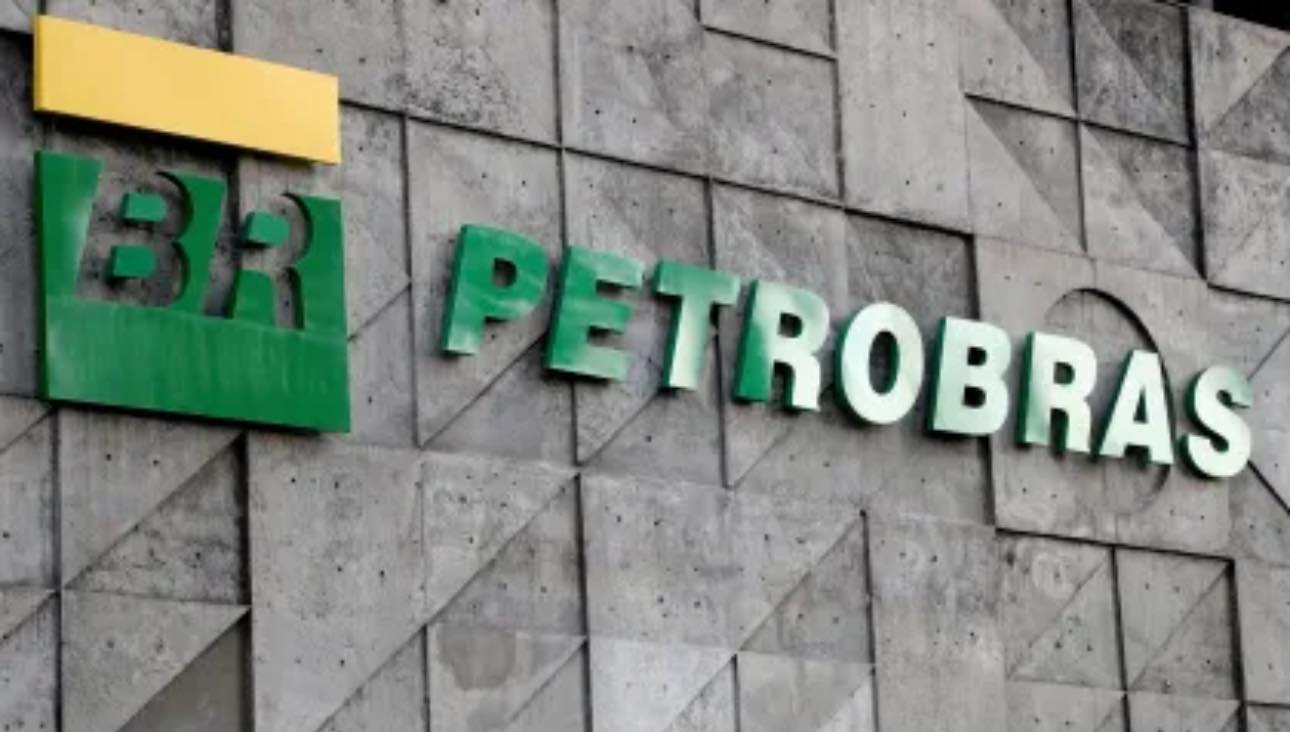 Petrobras aumenta gasolina em 7,1% e gás de cozinha sobe 9,8%.