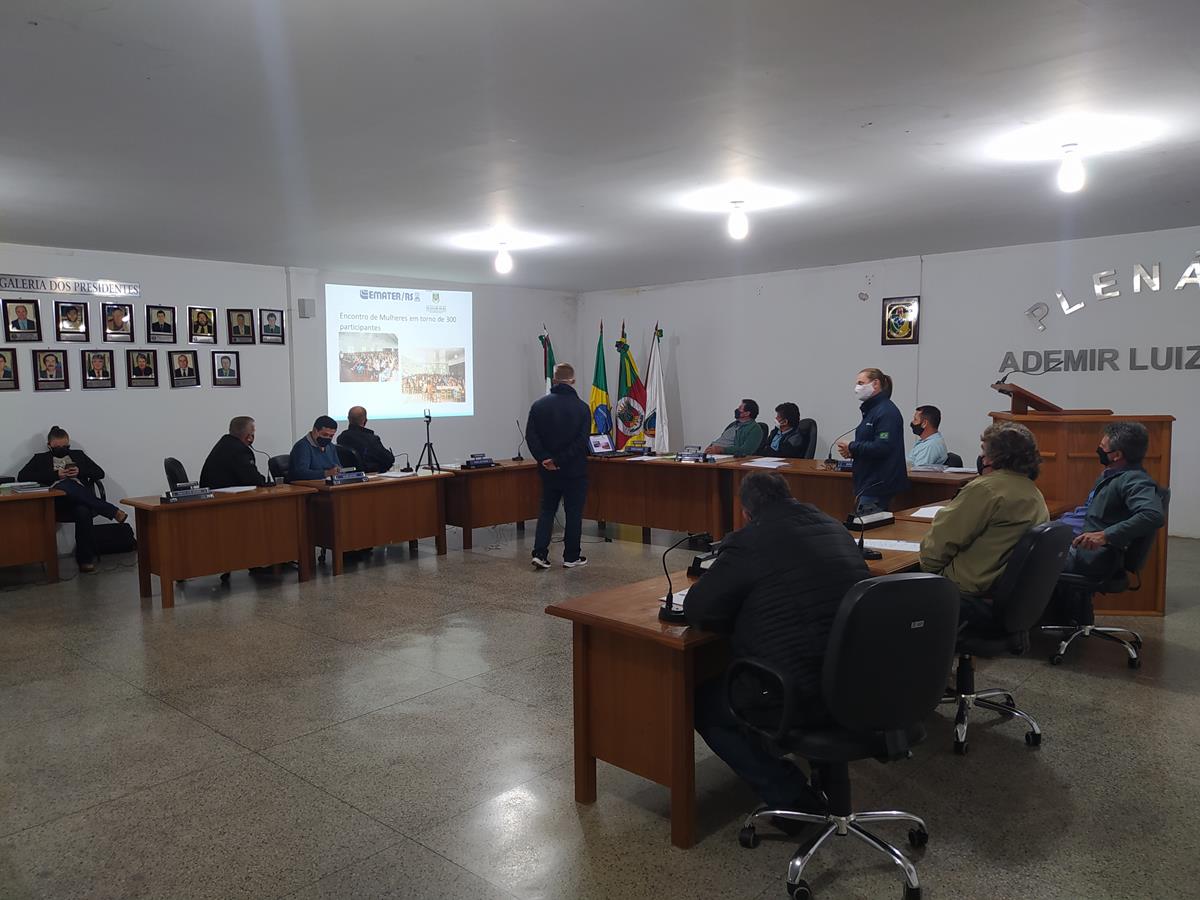 Sessão Ordinária do Poder Legislativo Municipal em 28/04