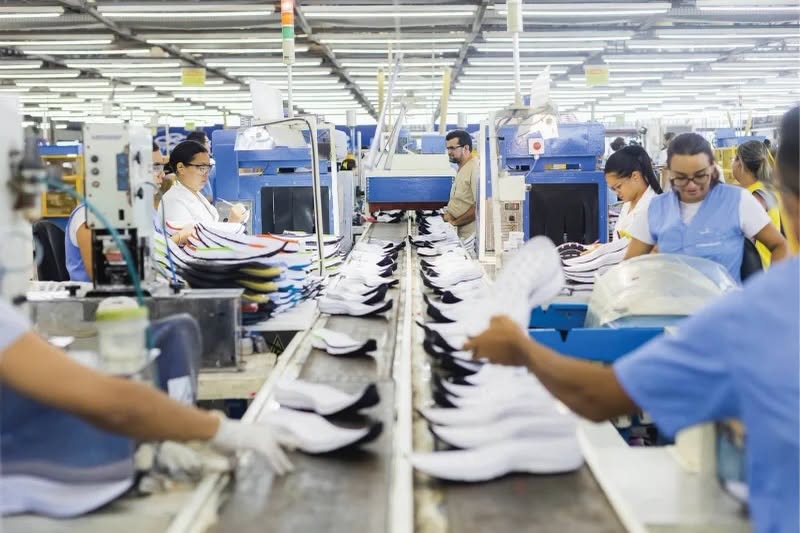Setor calçadista brasileiro projeta queda de 7,1% nas exportações sob novas tarifas americanas